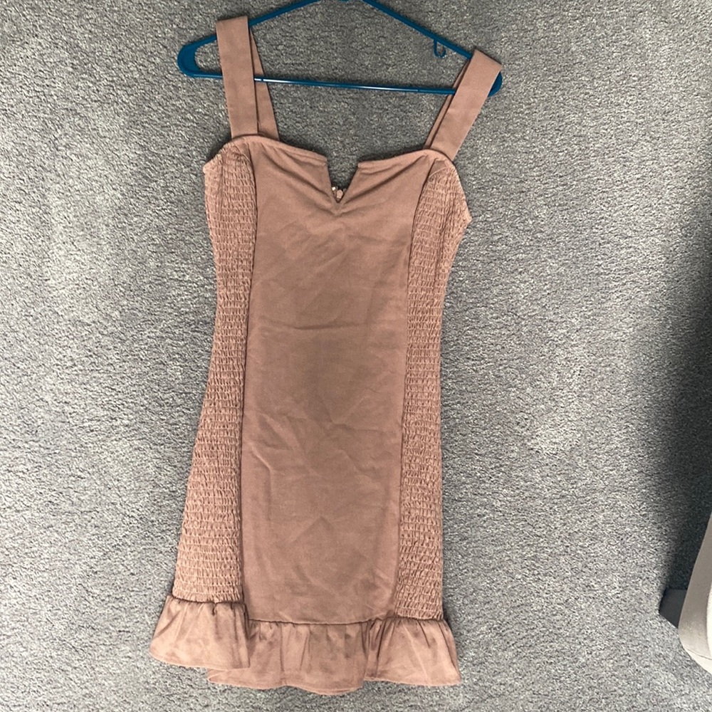 Like pink dress !